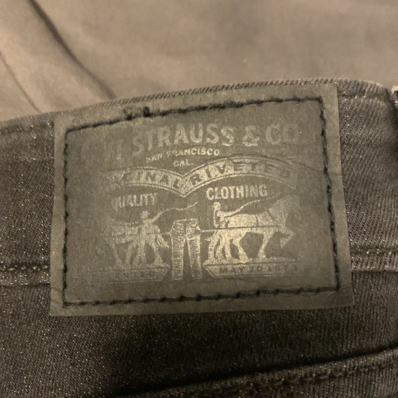 Levi women’s jeans - Picture 5 of 6